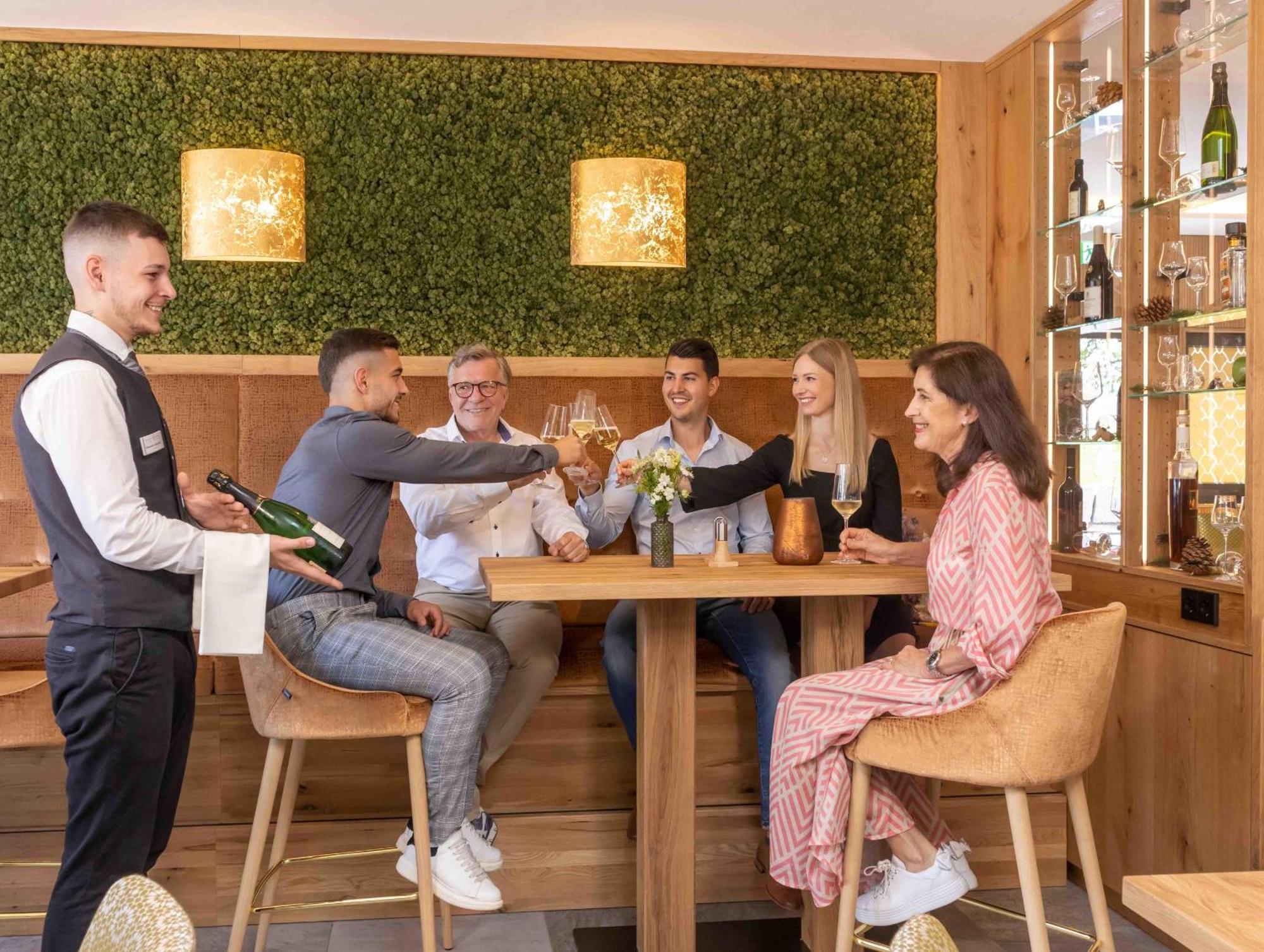 Wellnesshotel Sonnenhof & Sonnhalde Илинген-Биркендорф Экстерьер фото